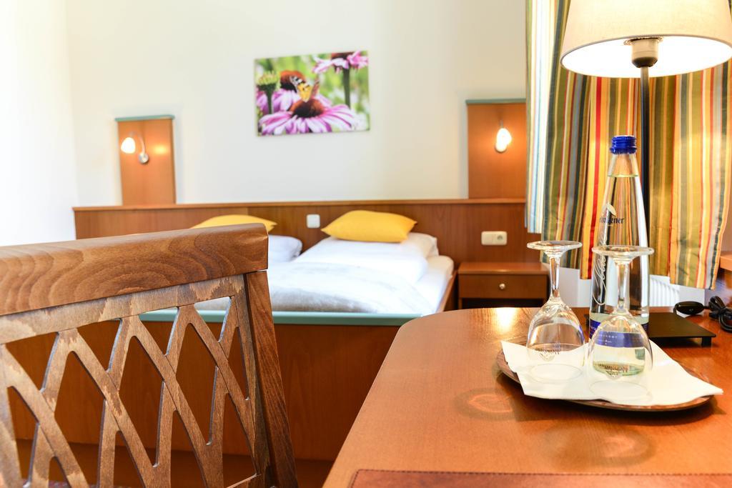 Boardinghouse Pfarrkirchen Hotel ห้อง รูปภาพ